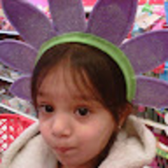 Meet your Posher, Zoya - Picture 1 of 1